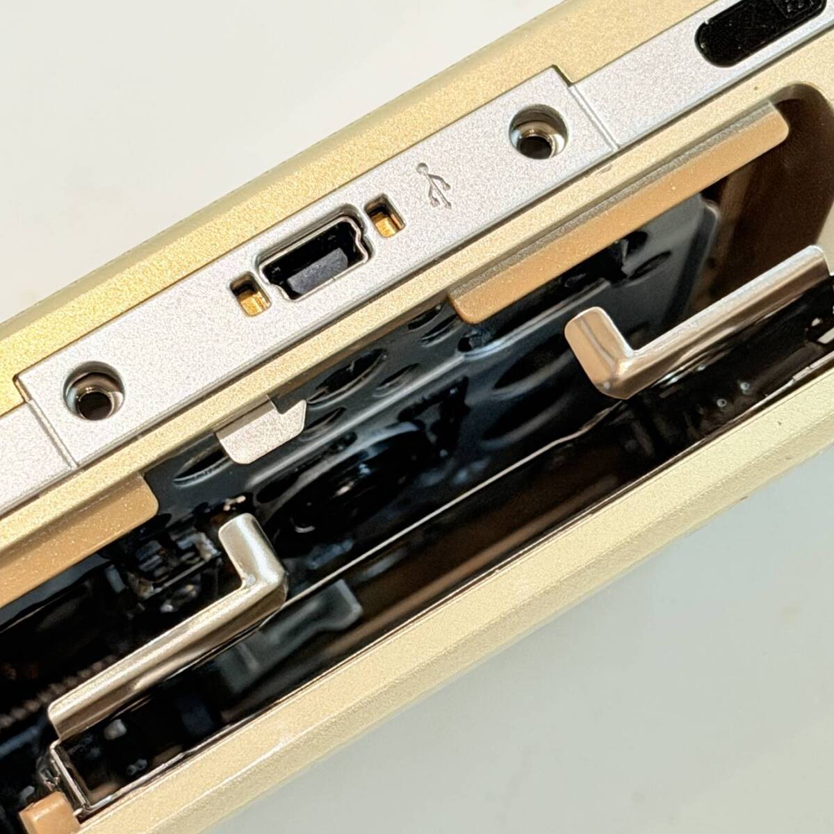 甲MJ21125 1円スタート 美品 クリーニング済 動作確認済 本体のみ ソニー SONY プレイステーションポータブル PSP-1000 ゴールド_画像7