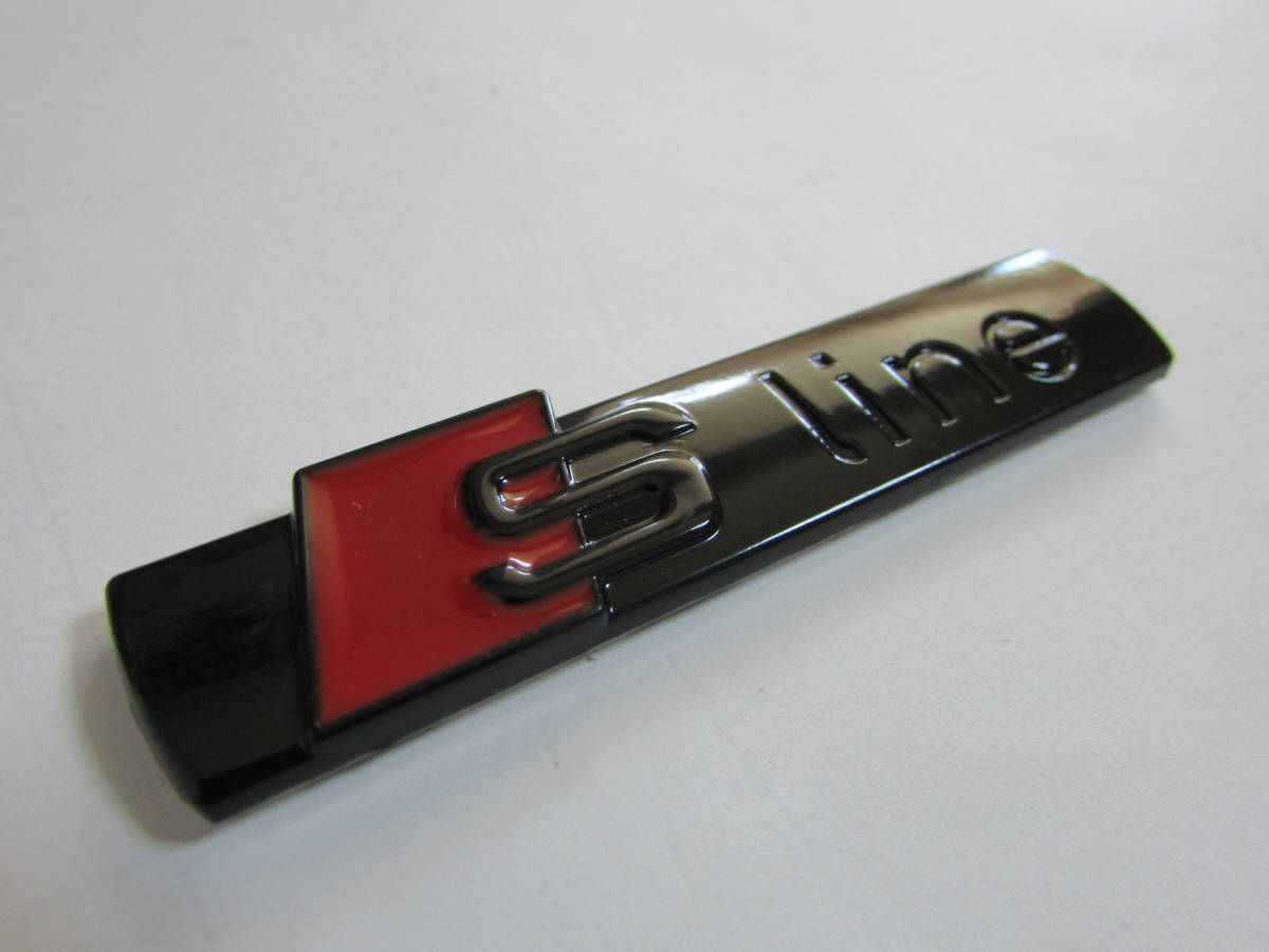 AUDI アウディ S-line Sライン エンブレム ブラック 艶有り B_画像2