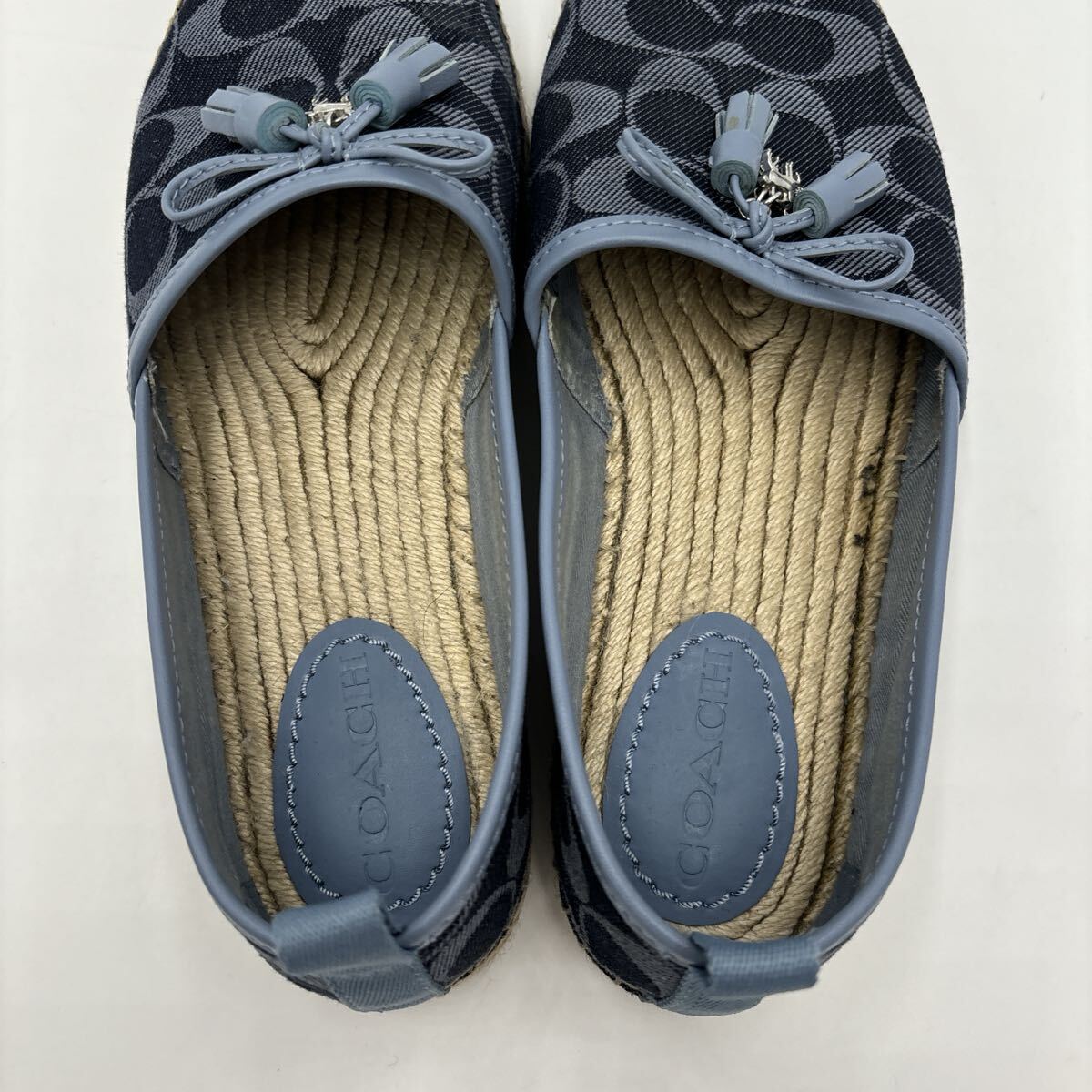 ＊ 箱付き '名作 人気デザイン' COACH コーチ 総柄 シグネチャー / デニム調 エスパドリーユ スリッポン 24.5cm レディース シューズ _画像8