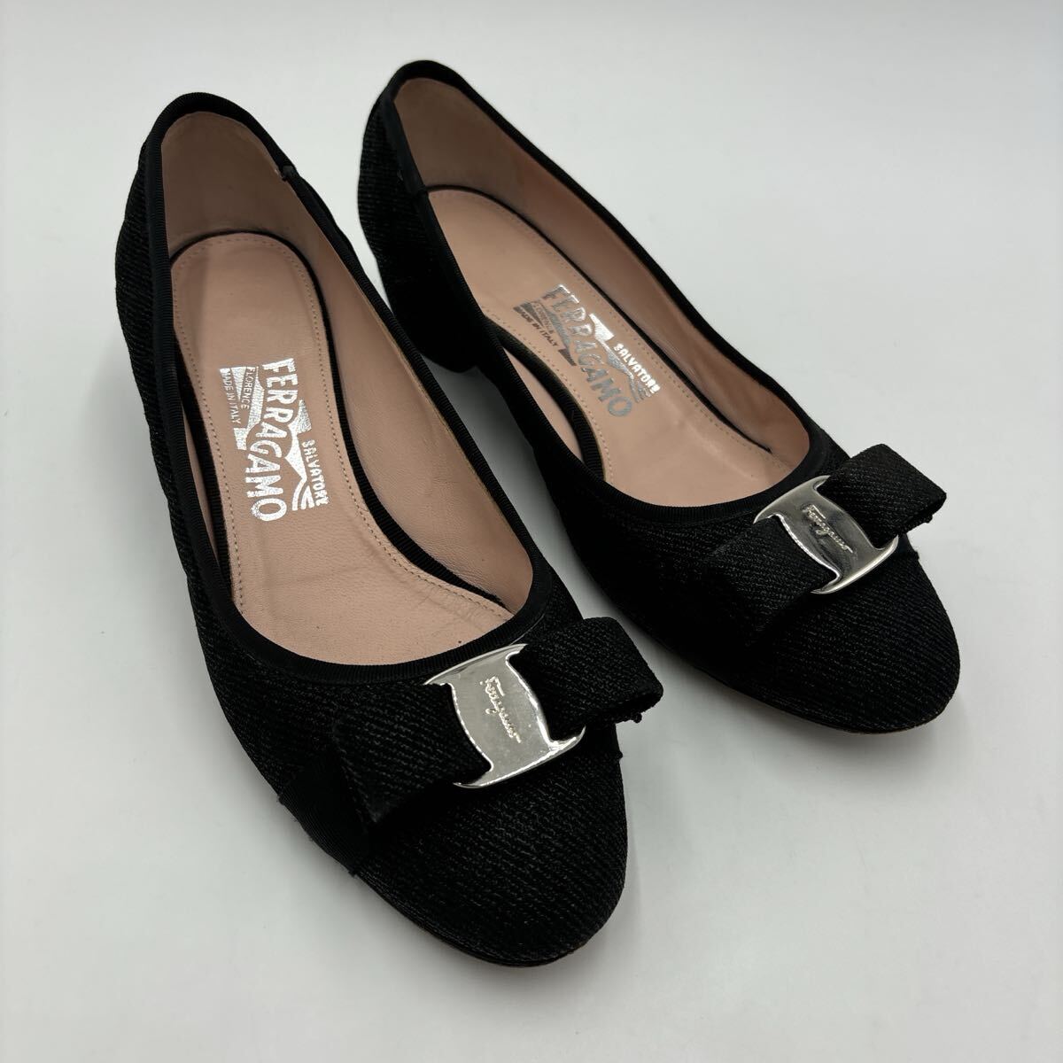 G * Италия производства ' высококлассный женская обувь ' Salvatore Ferragamo Salvatore Ferragamo стеганое полотно vala лента каблук / туфли-лодочки 7.5C 24.5cm