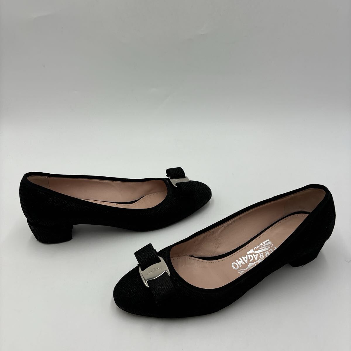 G * Италия производства ' высококлассный женская обувь ' Salvatore Ferragamo Salvatore Ferragamo стеганое полотно vala лента каблук / туфли-лодочки 7.5C 24.5cm