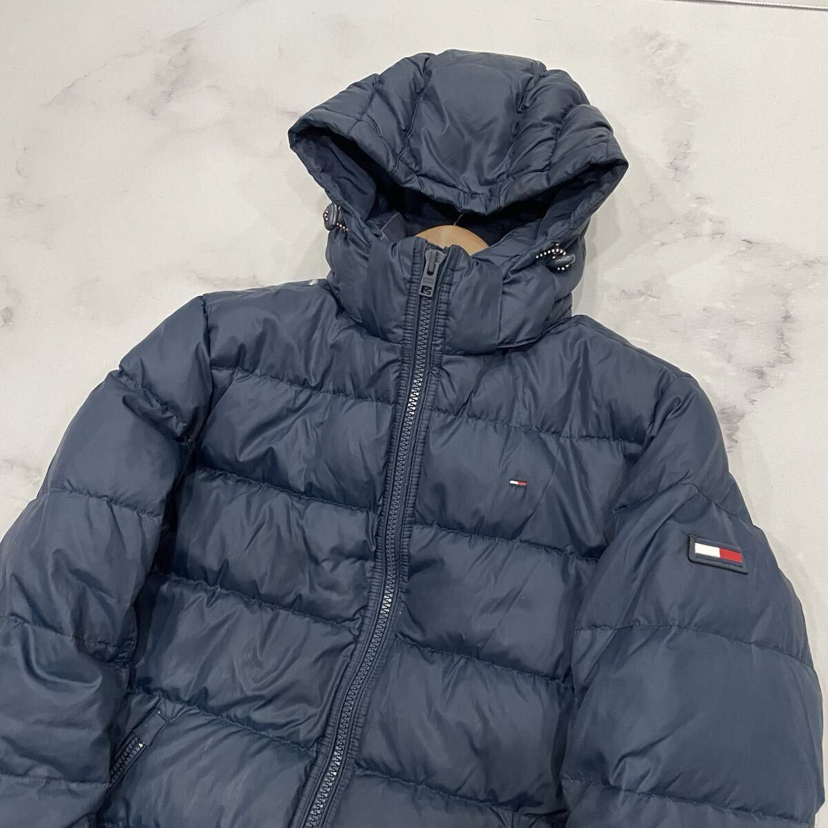 AJ ○ に'保温性抜群' TOMMY HILFIGER トミーヒルフィガー ジップアップ 中綿 ダウンジャケット フーディ M メンズ アウター ネイビー_画像3