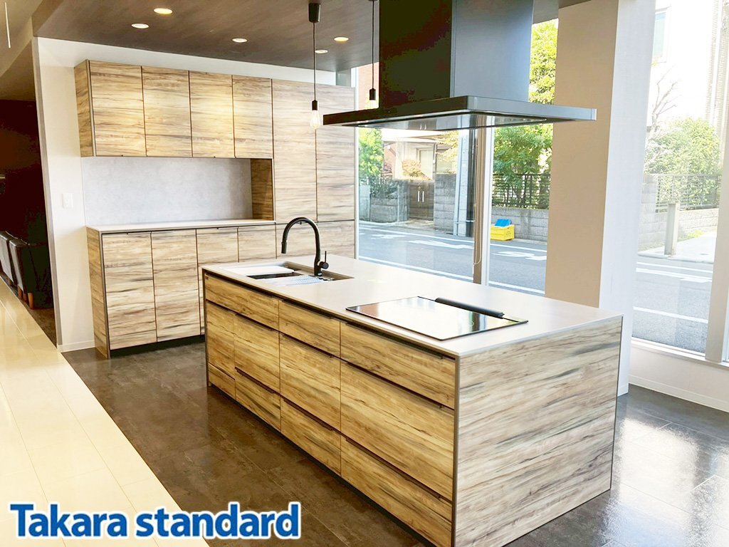 AB134【展示品】タカラスタンダード 高級システムキッチン レミュー/W2440/食洗機/IH/フード/カップボード/吊戸棚/リフォーム/2023年製_画像1