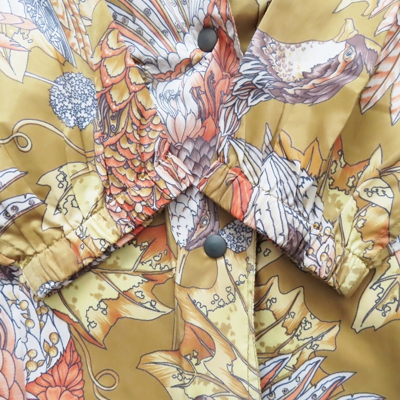 M10 Salvatore Ferragamo Salvatore Ferragamo птица / цветочный принт общий рисунок полиэстер с капюшоном . жакет пальто M коричневый 