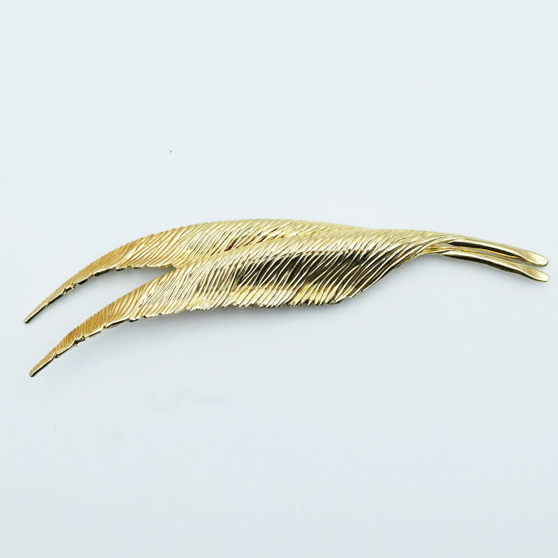 M04-k010 прекрасный товар Christian Dior Christian Dior leaf узор GP брошь Gold 