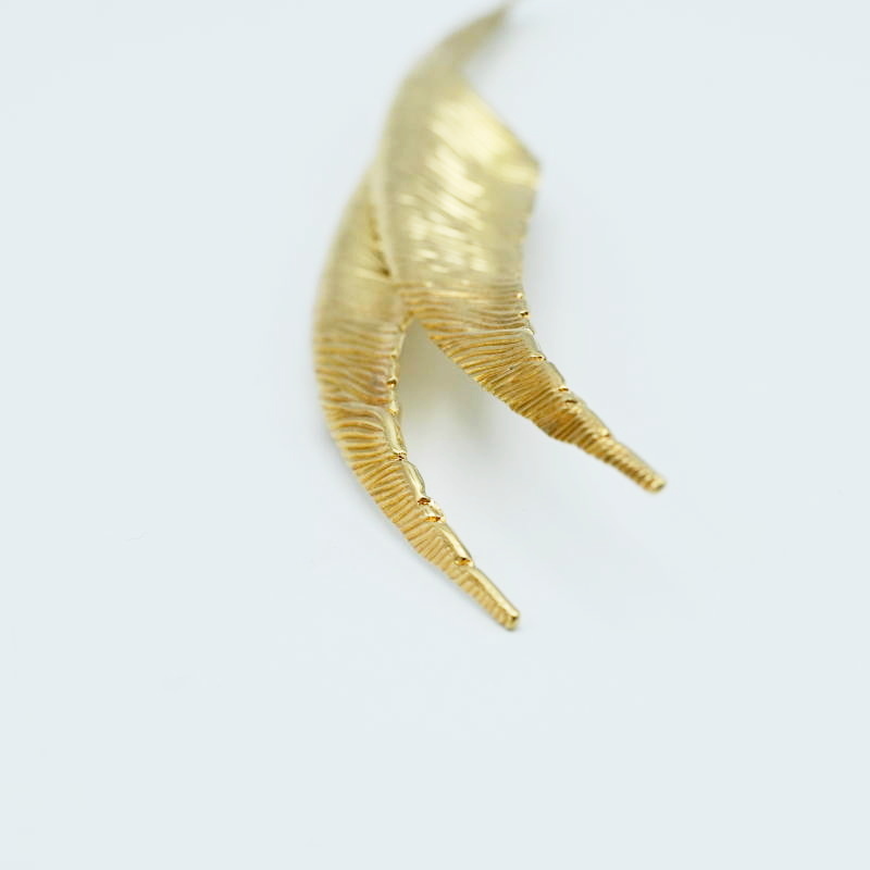 M04-k010 прекрасный товар Christian Dior Christian Dior leaf узор GP брошь Gold 