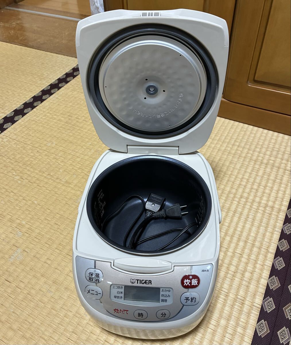 入札制限あり TIGER 炊飯器 13年製 5.5合 マイコン炊飯ジャー タイガー 炊きたて_画像2