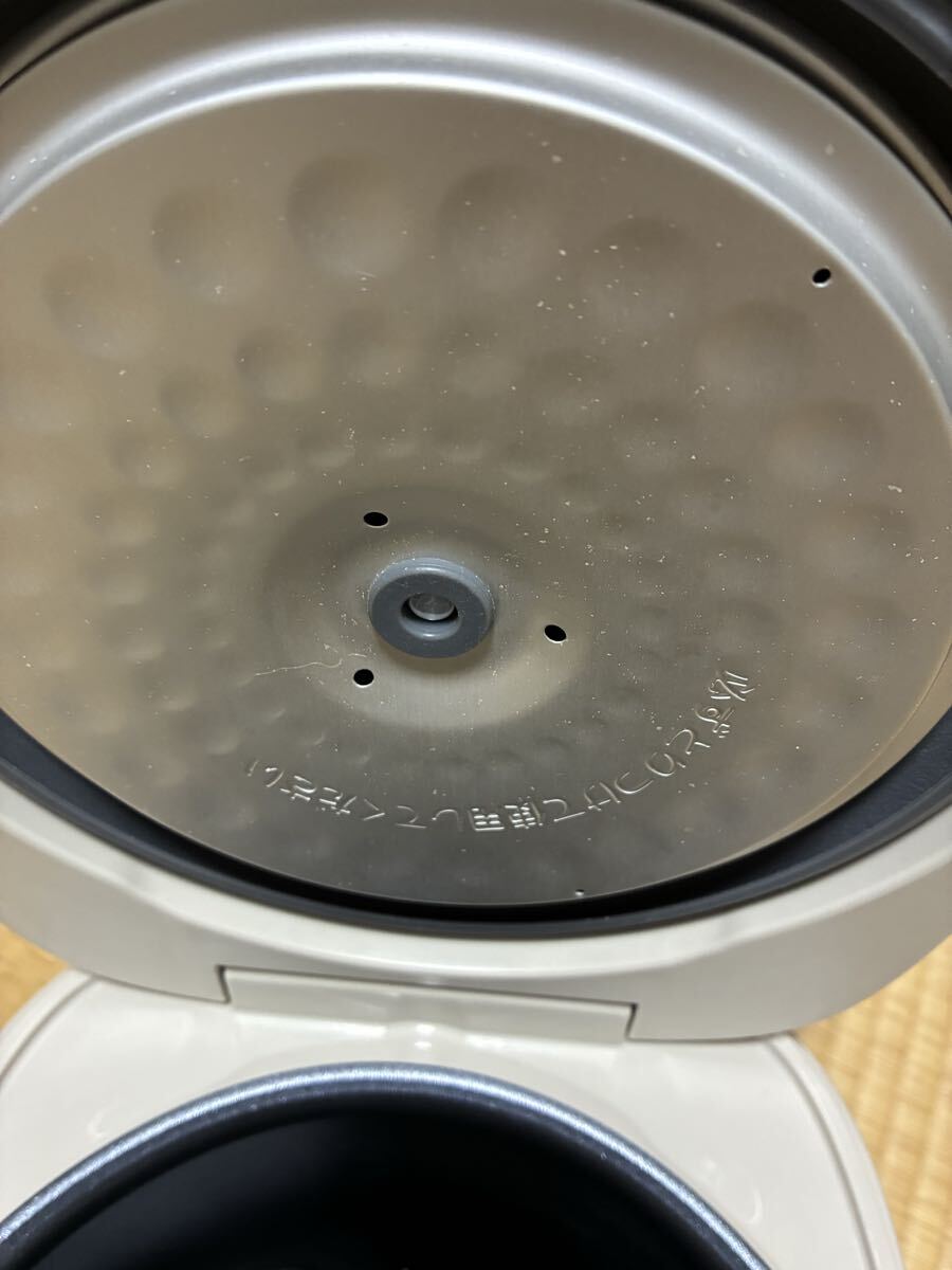入札制限あり TIGER 炊飯器 13年製 5.5合 マイコン炊飯ジャー タイガー 炊きたて_画像4