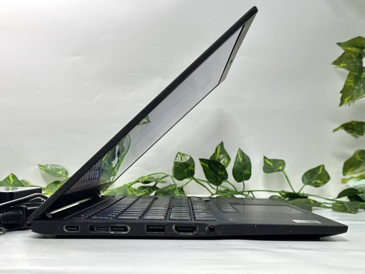 【バッテリー良好♪】良品/Lenovo ThinkPad X1 Carbon Gen8 [10世代/Core i7-10510U 2.3GHz/RAM:16GB/SSD:512GB/14インチ]Office 動作品_画像4