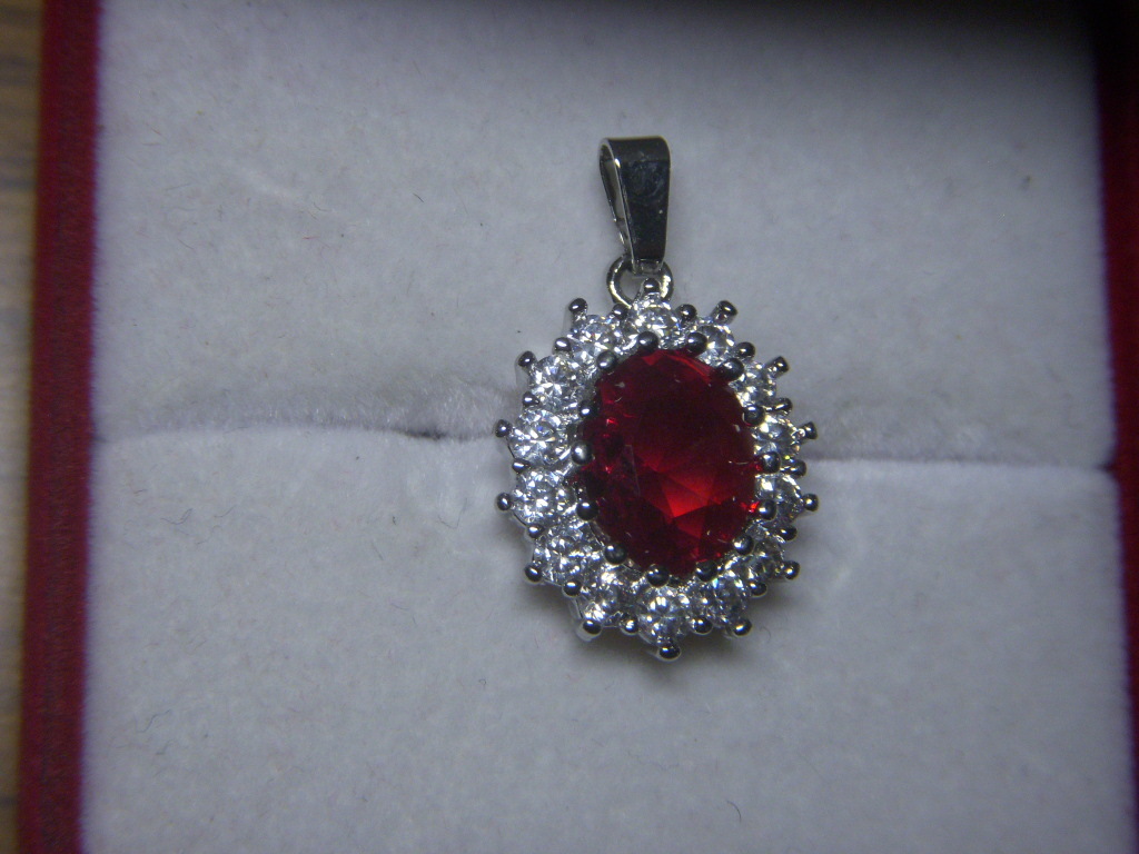 Rosemary② ペンダント　ルビー　シルバー９２５の高級チェーンを付属 (長さ：約５２cm）大型宝石　美品_画像5