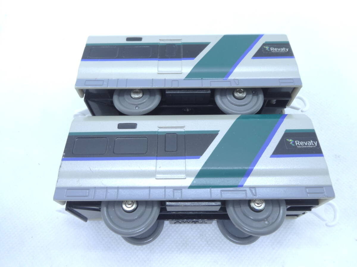 プラレール 東武 リバティ 中間車 2両 USED MADE IN VIETNAM_画像1