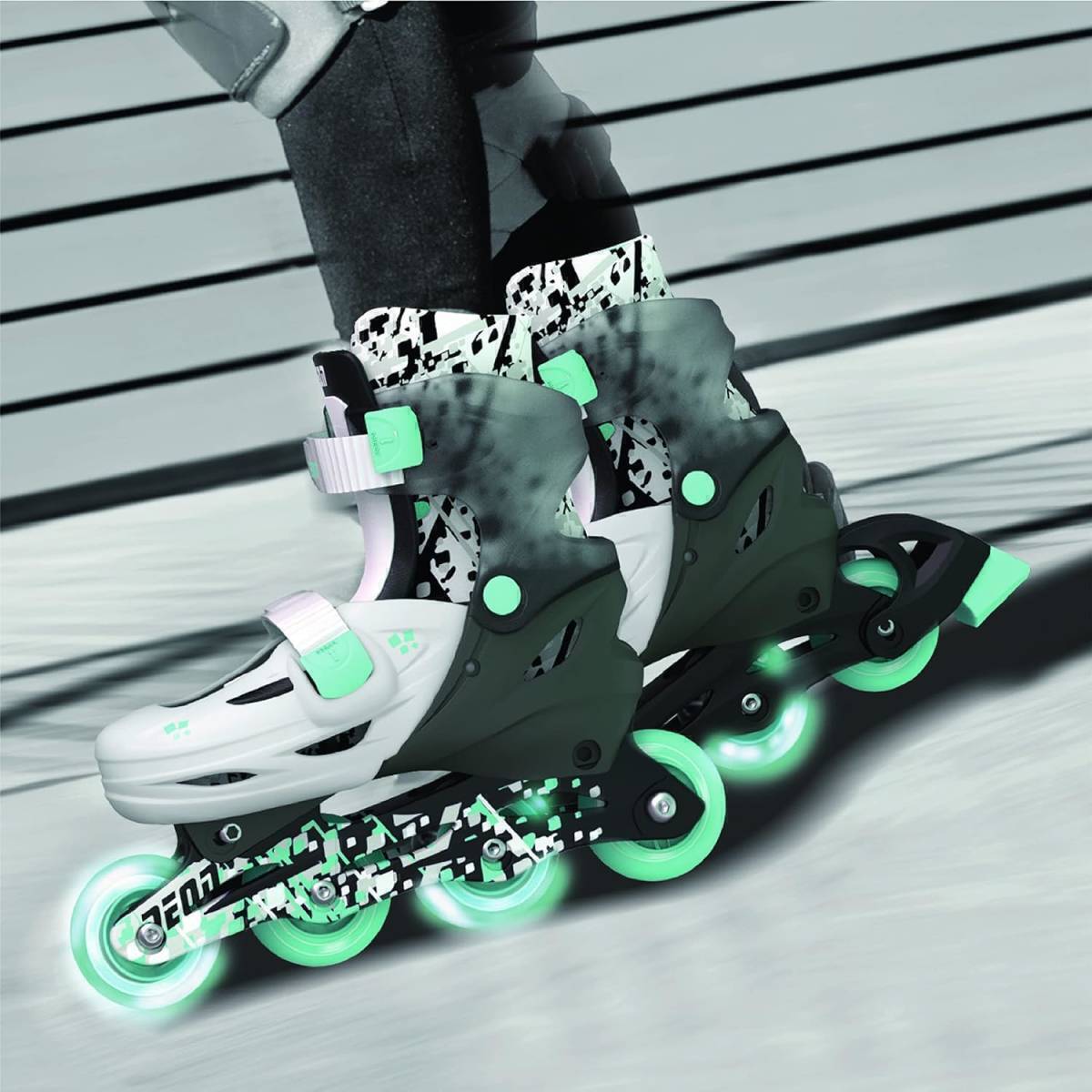 ローラースケート Yvolutionネオンインラインスケート 調整可能な照明スケート子供のための初心者ローラースケート 新品 未使用_画像5