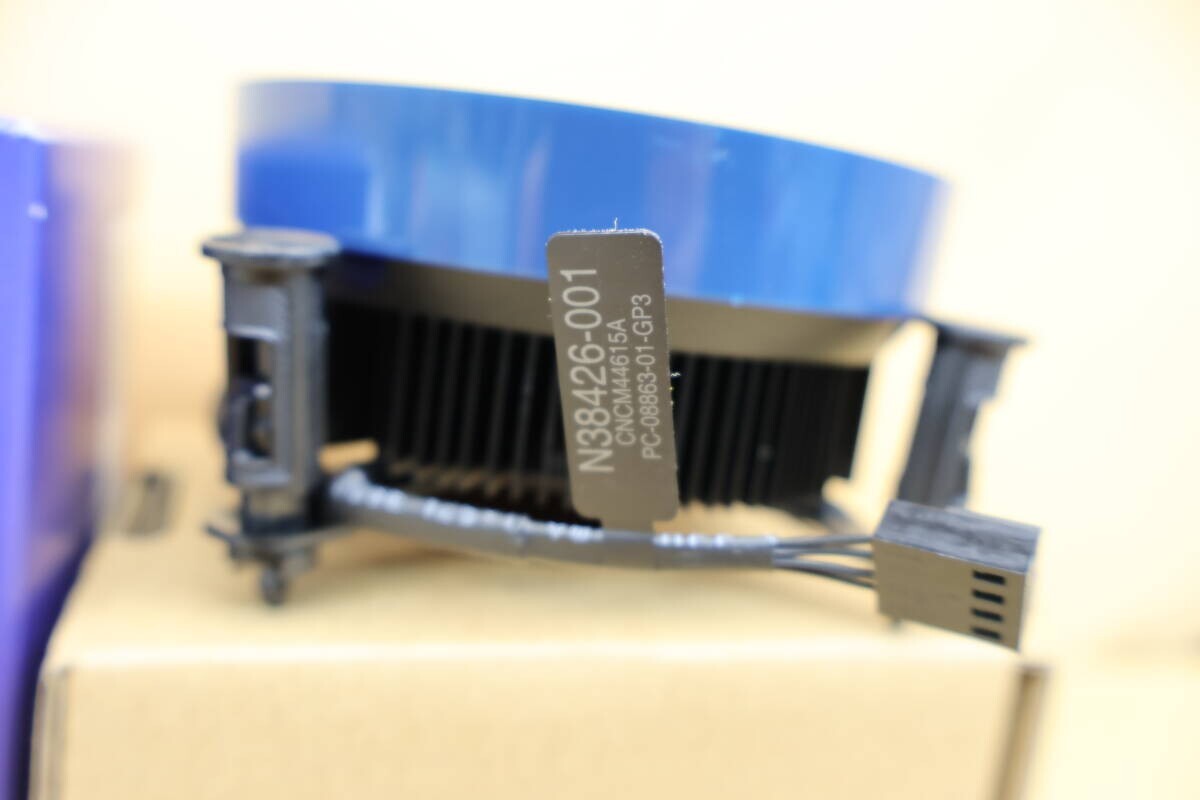 Y285#全国配送600円 動作確認済み CoreUltra 265 LGA1851 対応 Laminar 用 Intel N38426-001 CPUクーラーファン CPU無し 未使用在庫品_画像3
