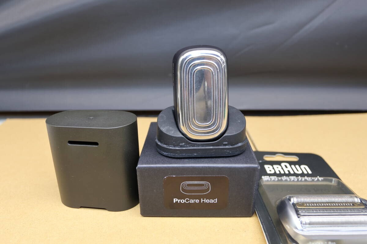 BC13# 動作品 美品 ブラウン BRAUN 電気シェーバー シリーズ9 電動 髭剃り メンズ PROケアヘッド 替え刃 Pro F/C94M まとめて２点セット_画像2