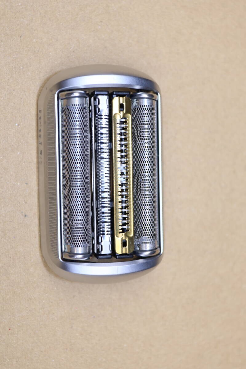 BC13# 動作品 美品 ブラウン BRAUN 電気シェーバー シリーズ9 電動 髭剃り メンズ PROケアヘッド 替え刃 Pro F/C94M まとめて２点セット_画像6