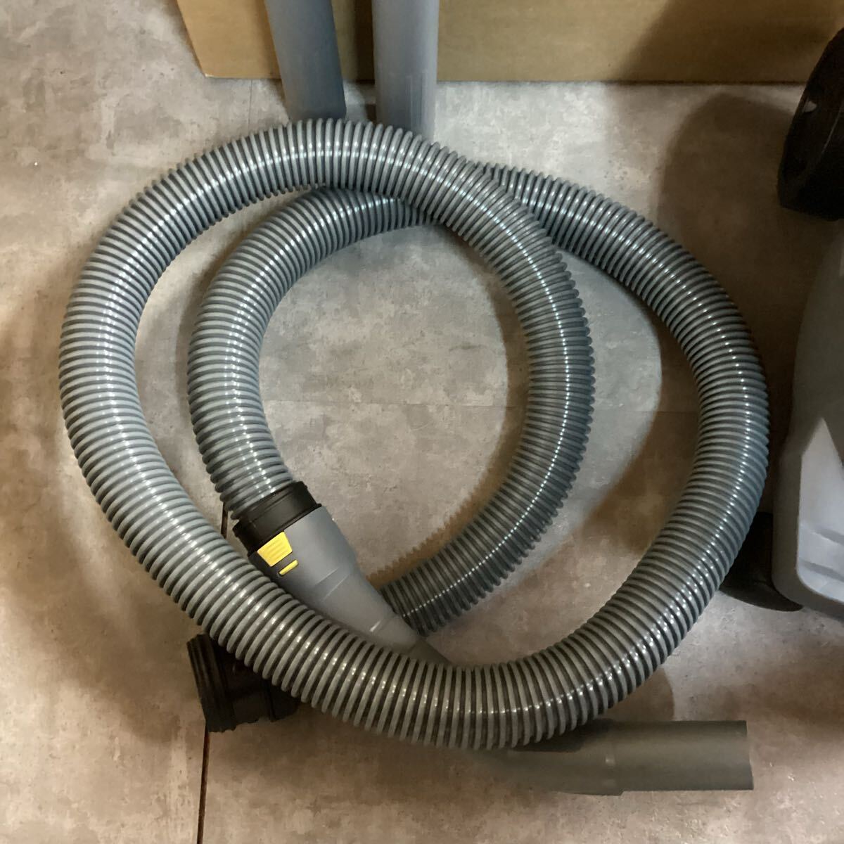 & ほぼ未使用 ケルヒャー KARCHER 業務用 乾湿両用掃除機 NT22/1ApBq フィルター1枚付き バッテリー付き 通電確認済み 保管品 現状品_画像8