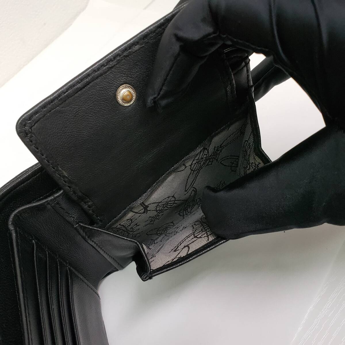 Viviennne Westwood ヴィヴィアン ウエストウッド 二つ折り財布 ブラック 現状品_画像7