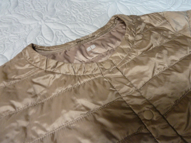 *82*ユーズド ユニクロ UNIQLO ウルトラライト ダウン ベージュ ホックボタン ダウン ジャケット レディース L 定形外450円発送 同梱OK_画像2