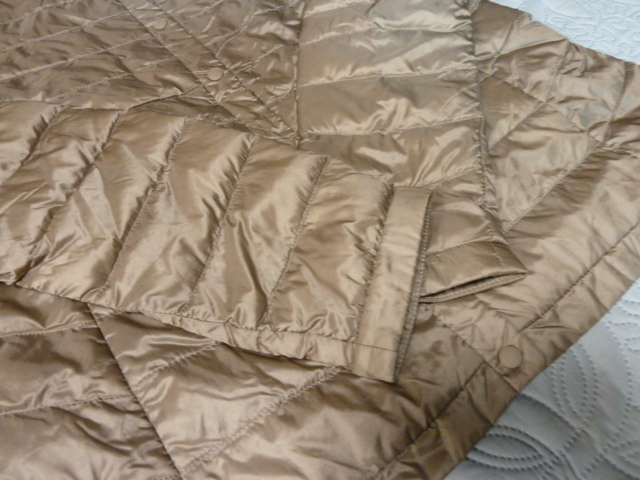 *82*ユーズド ユニクロ UNIQLO ウルトラライト ダウン ベージュ ホックボタン ダウン ジャケット レディース L 定形外450円発送 同梱OK_画像4