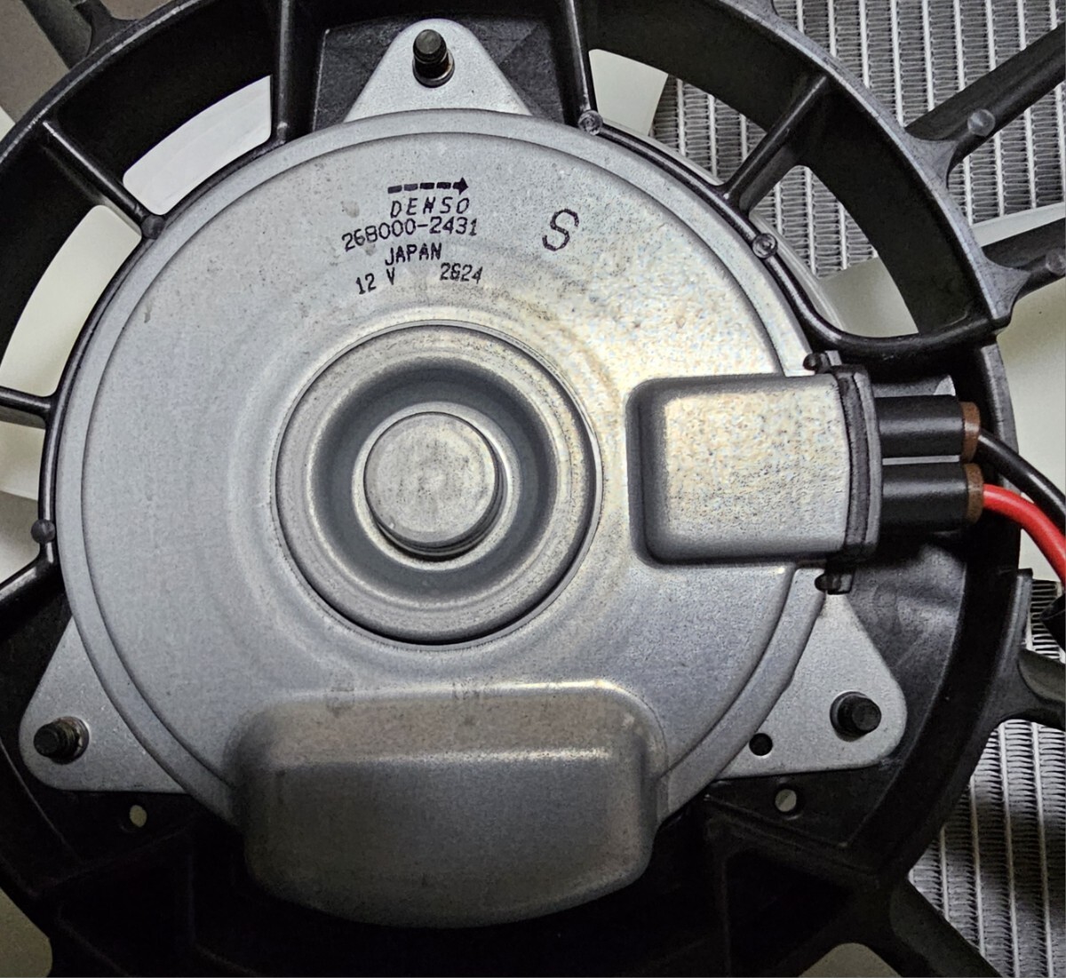 ホンダ フィットeHEV・GR3 純正 ラジエーター・インバーター用ラジエーター・ダブルファン・コンデンサー セット 2024年 良品 GR4/GR6/GR8_画像6