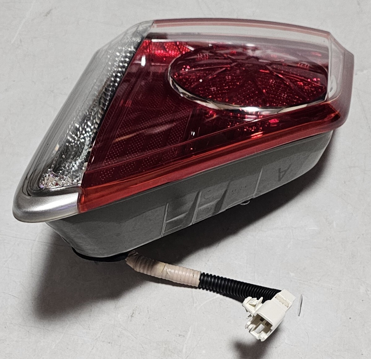 トヨタ クラウン・GRS200 純正 後期 アスリート フィニッシャーランプ ASSY 左 LED 30-373 新品交換歴有 2012年車 200系 品番:81591-30413_画像7