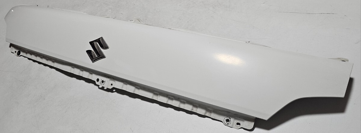 スズキ キャリイトラック・DA16T 純正 ボンネット/フロントマスクパネル [26U・シロ] 良品 2022年車 クリッパートラック DR16T/DS16T/DG16T_画像5