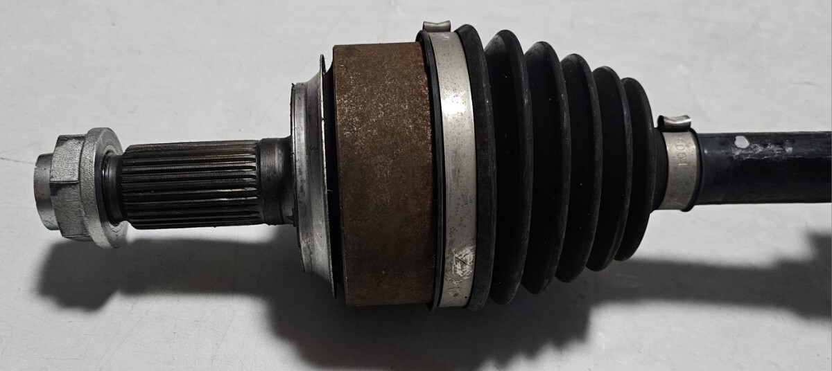 ホンダ ヴェゼル eHEV・RV5/RV6 純正 フロントドライブシャフト 右 良品 低走 2024年車 2WD/4WD共通 品番:44305-3N0-010_画像3