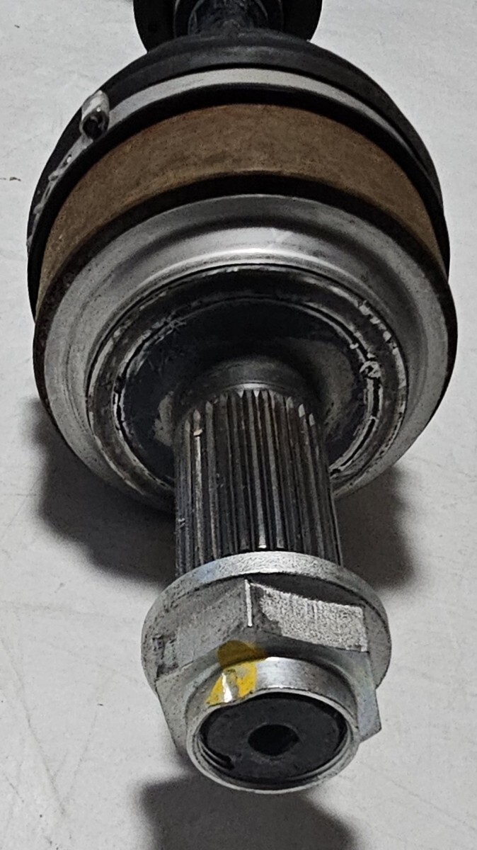 ホンダ ヴェゼル eHEV・RV5/RV6 純正 フロントドライブシャフト 右 良品 低走 2024年車 2WD/4WD共通 品番:44305-3N0-010_画像2