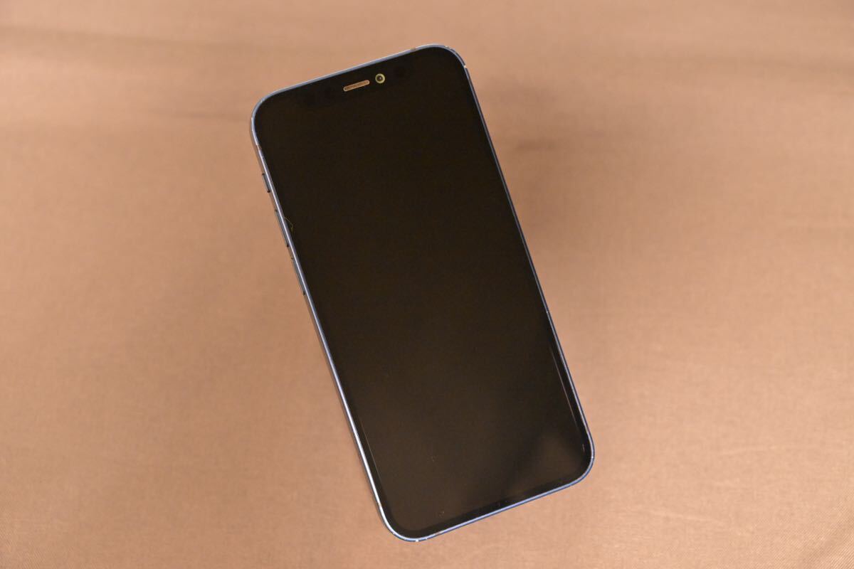 Apple iPhone 12 mini голубой 256GB SIM свободный ( задняя сторона трещина на стекле )