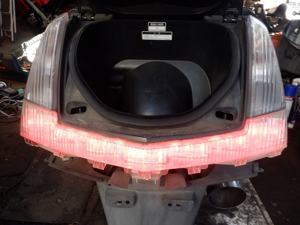 マグザム　SG17J　純正テールランプ　＆　リアウインカー　＆　トランク一式　作動OK!　BB_画像10