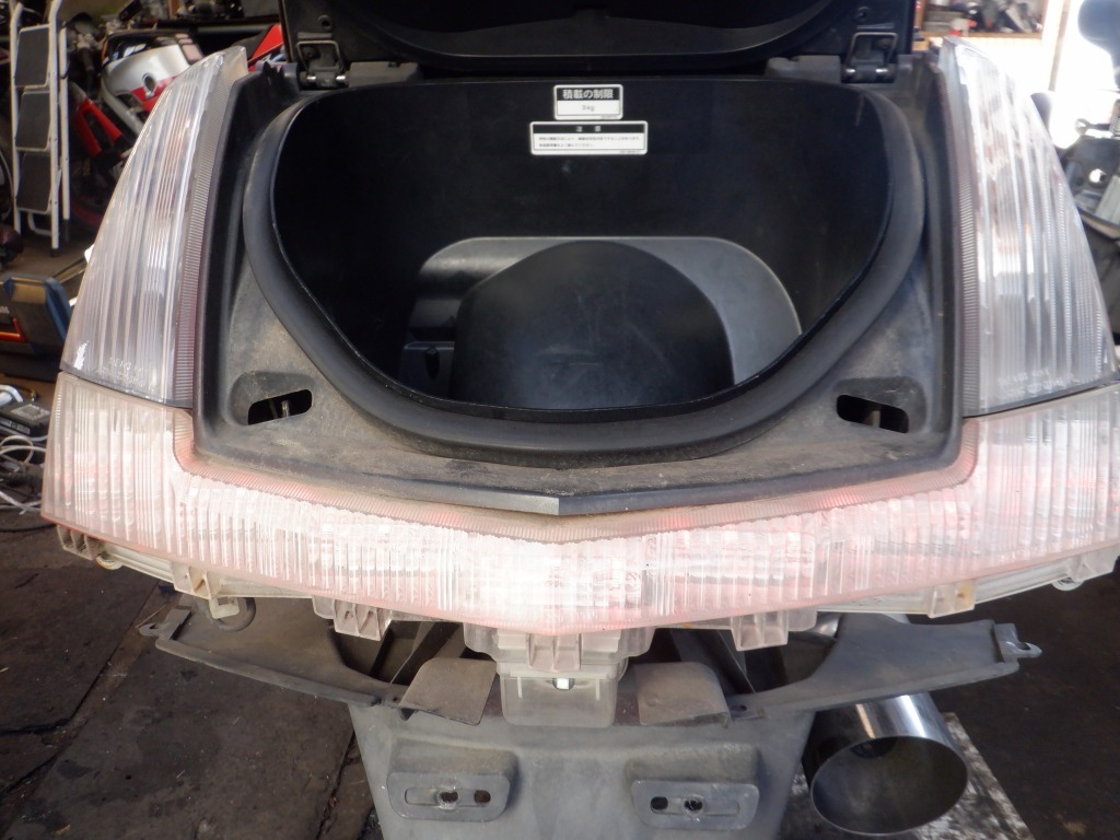 マグザム　SG17J　純正テールランプ　＆　リアウインカー　＆　トランク一式　作動OK!　BB_画像9