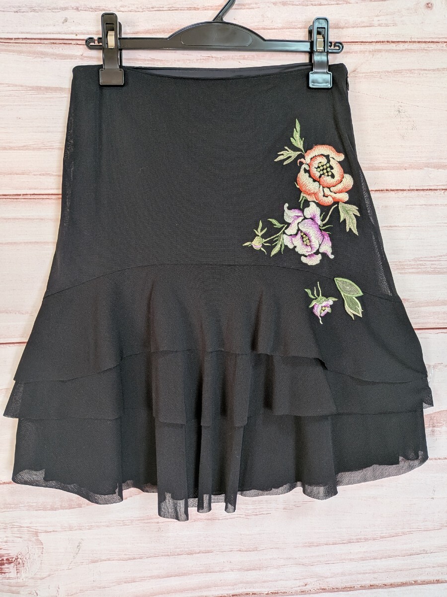 VIVIENNE TAM◇花柄 刺繍 膝丈 ティアードスカート size1_画像1