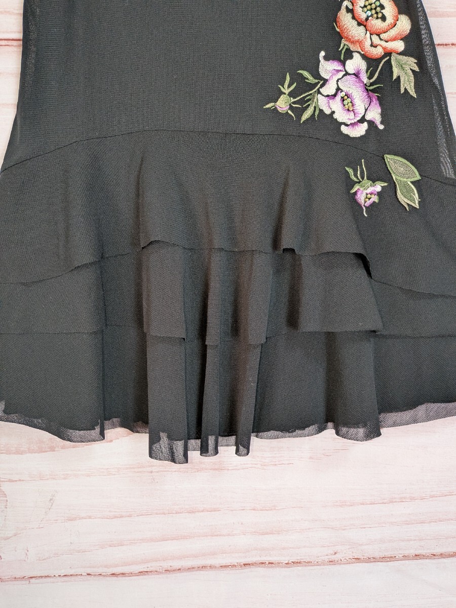 VIVIENNE TAM◇花柄 刺繍 膝丈 ティアードスカート size1_画像2