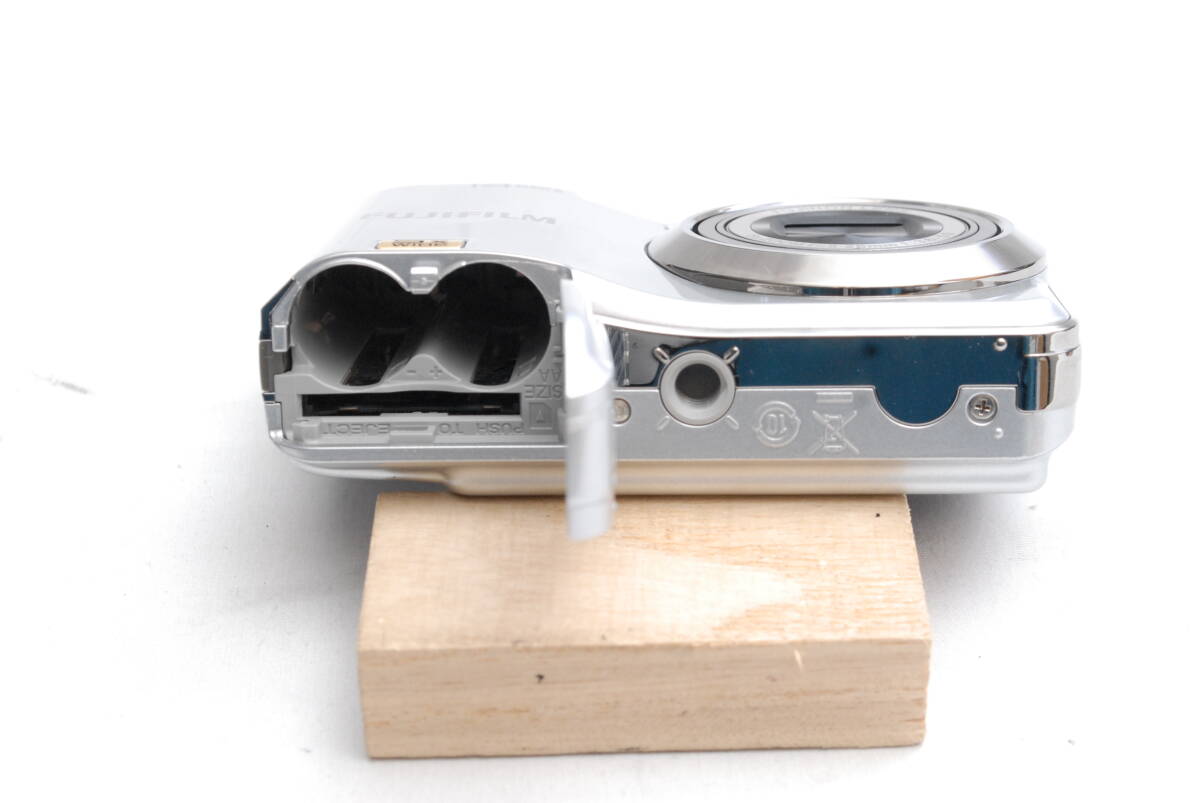 FUJIFILM FinePix AX250 (良品） 11-06-11_画像4