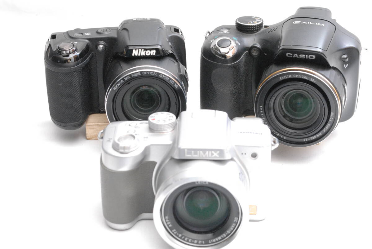 コンパクトデジカメ　3点　（ジャンク品） 11-25-02_画像1