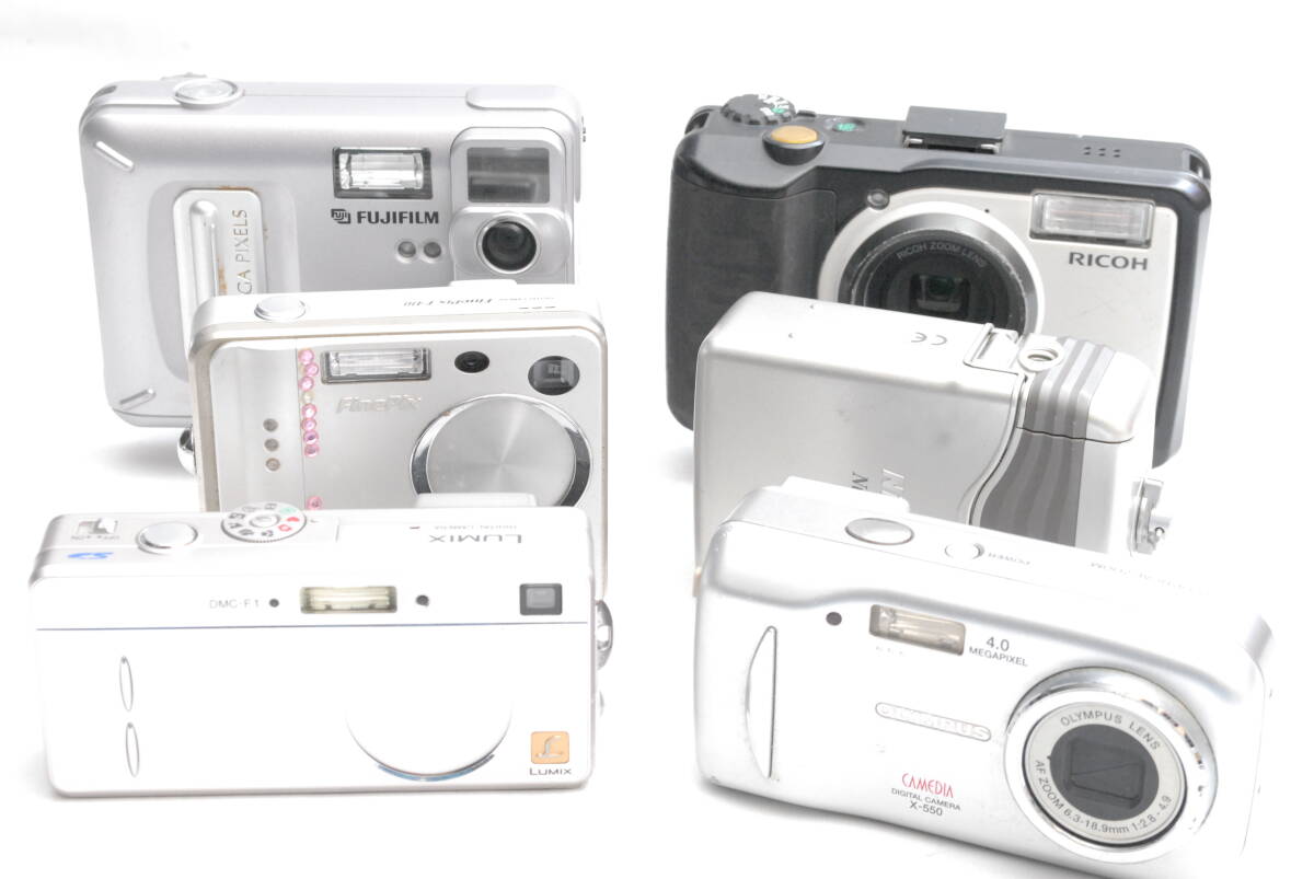 コンパクトデジカメ　6点　（ジャンク品） 11-25-04_画像1