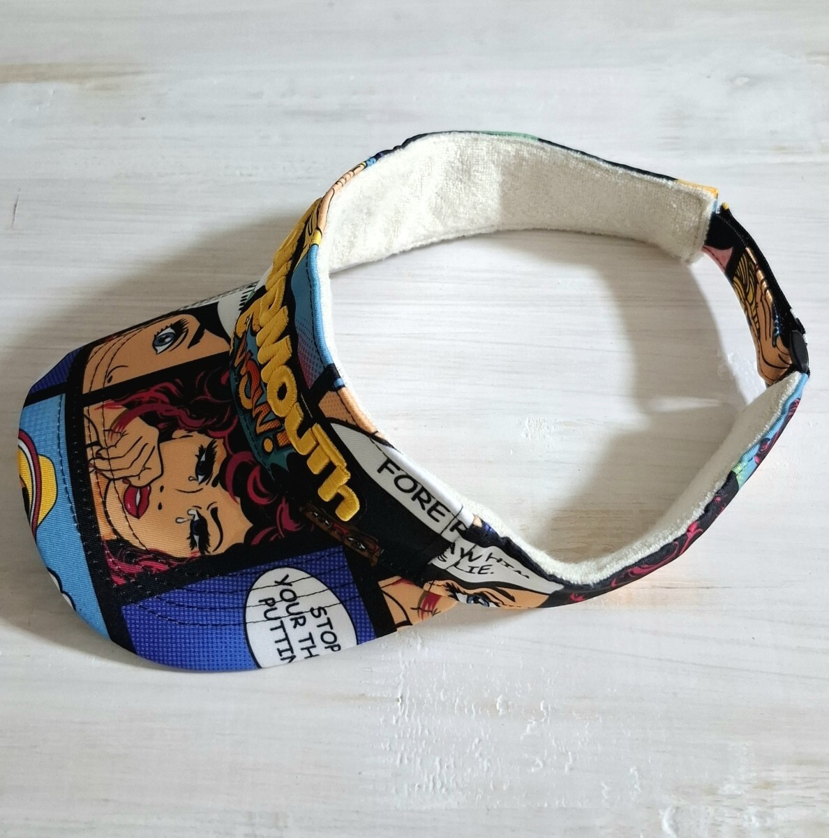 【中古】【美品】LOUDMOUTH ラウドマウス サンバイザー マルチカラー 総柄 アメコミ風 男女兼用 フリーサイズ ゴルフウェア バイザー 帽子_画像5