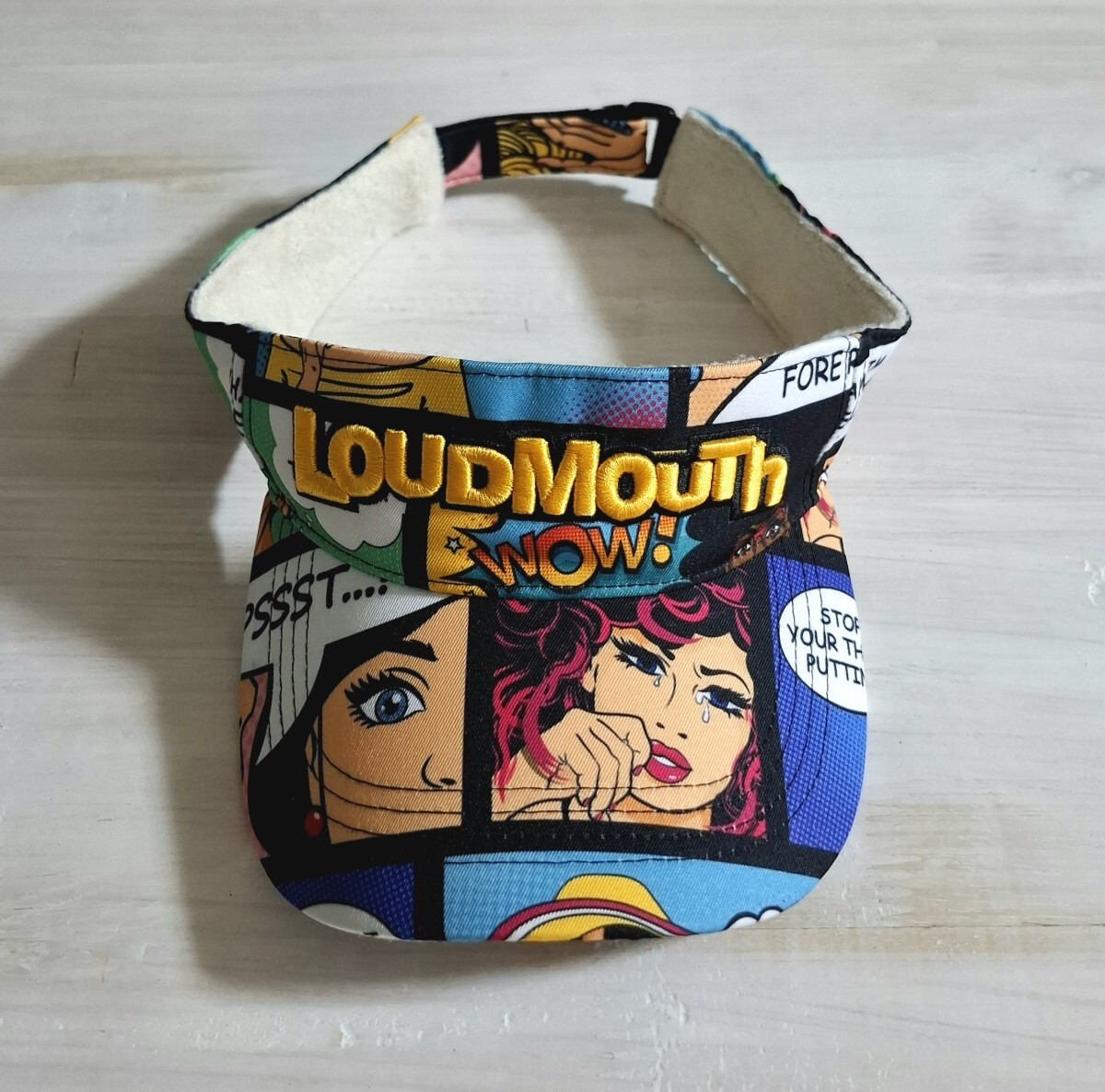 【中古】【美品】LOUDMOUTH ラウドマウス サンバイザー マルチカラー 総柄 アメコミ風 男女兼用 フリーサイズ ゴルフウェア バイザー 帽子_画像2