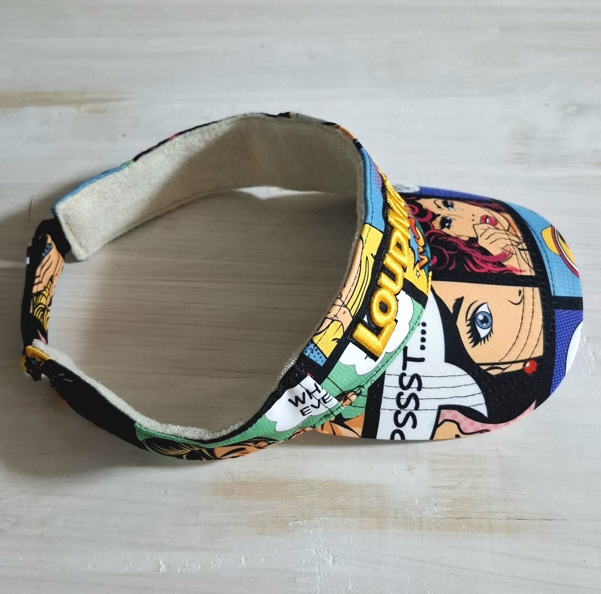 【中古】【美品】LOUDMOUTH ラウドマウス サンバイザー マルチカラー 総柄 アメコミ風 男女兼用 フリーサイズ ゴルフウェア バイザー 帽子_画像4