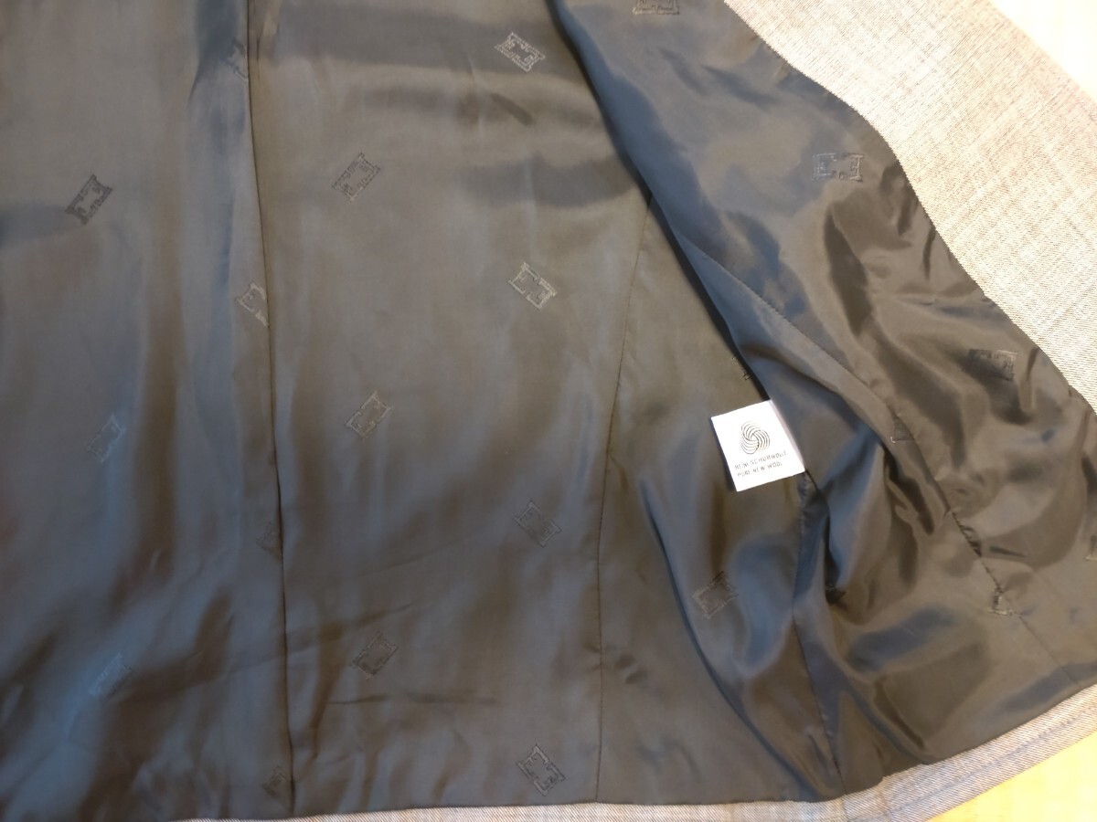 エスカーダ　ESCADA　パイピングジャケット　黒地にグレーのパイピング_画像6