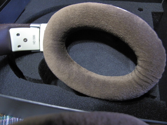 【美品】SENNHEISER ゼンハイザー HD599+交換用イヤーパッド 付_画像5