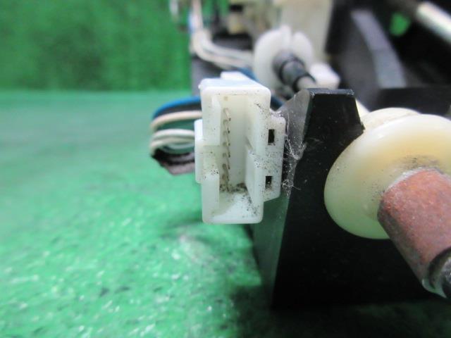  Wingroad UA-WFY11 рычаг переключения скоростей S KY0 diamond sil(ver) балка (M) 250656