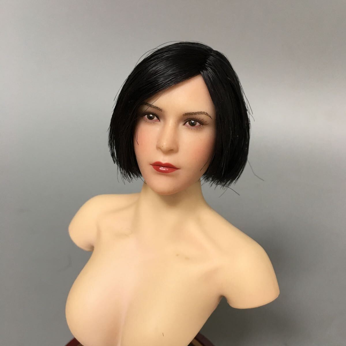 B253 1/6 フィギュア ヘッド　女性ヘッド　植毛タイプ 希少品 12インチドール 美少女 OB/TBLeague/Phicen/Jiaou doll素体対応 白肌_画像3