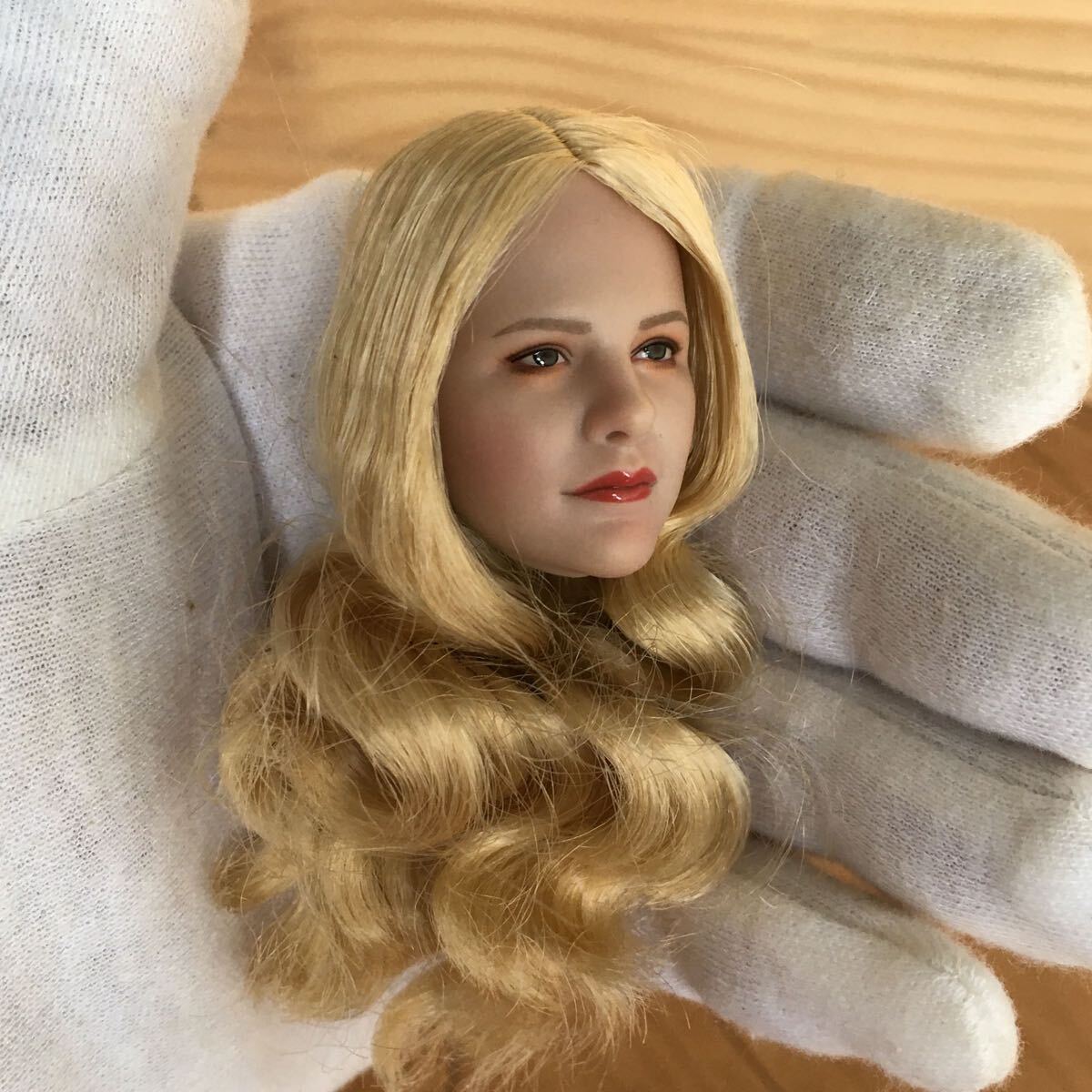 B205 1/6 フィギュア ヘッド　女性ヘッド　植毛タイプ 希少品 12インチドール 美少女 OB/TBLeague/Phicen/Jiaou doll素体対応 日焼け_画像2