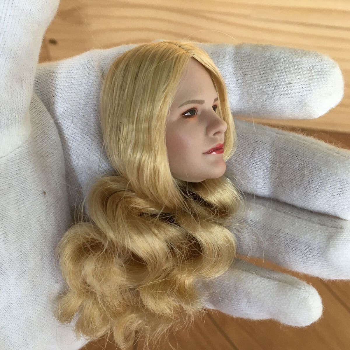 B205 1/6 フィギュア ヘッド　女性ヘッド　植毛タイプ 希少品 12インチドール 美少女 OB/TBLeague/Phicen/Jiaou doll素体対応 日焼け_画像3