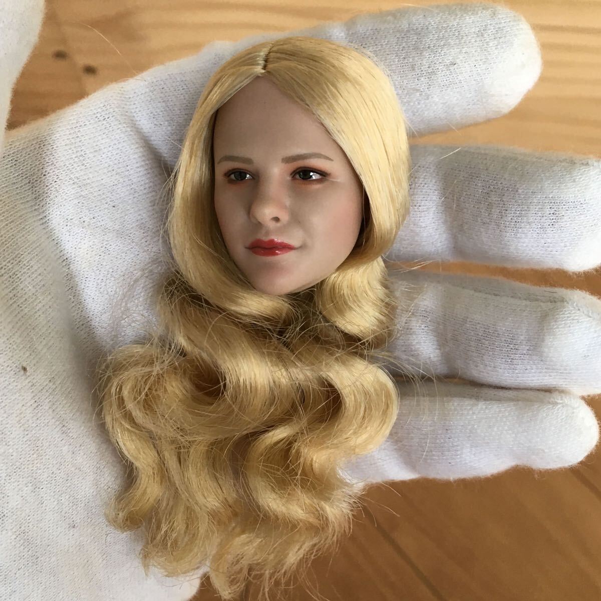 B205 1/6 フィギュア ヘッド　女性ヘッド　植毛タイプ 希少品 12インチドール 美少女 OB/TBLeague/Phicen/Jiaou doll素体対応 日焼け_画像4