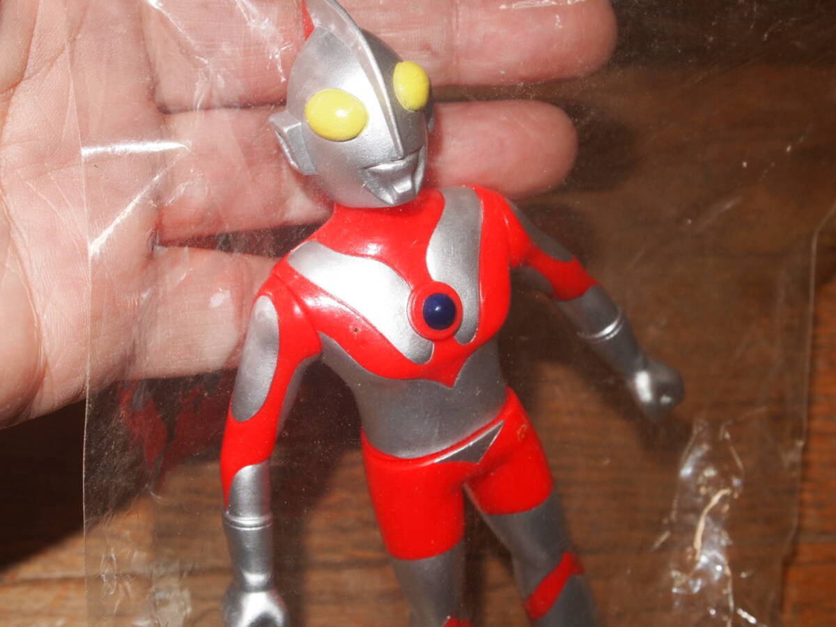 ビンテージソフビ　ウルトラマン　ポピー　キングザウルスシリーズ　復刻　袋入りタグ付き_画像2