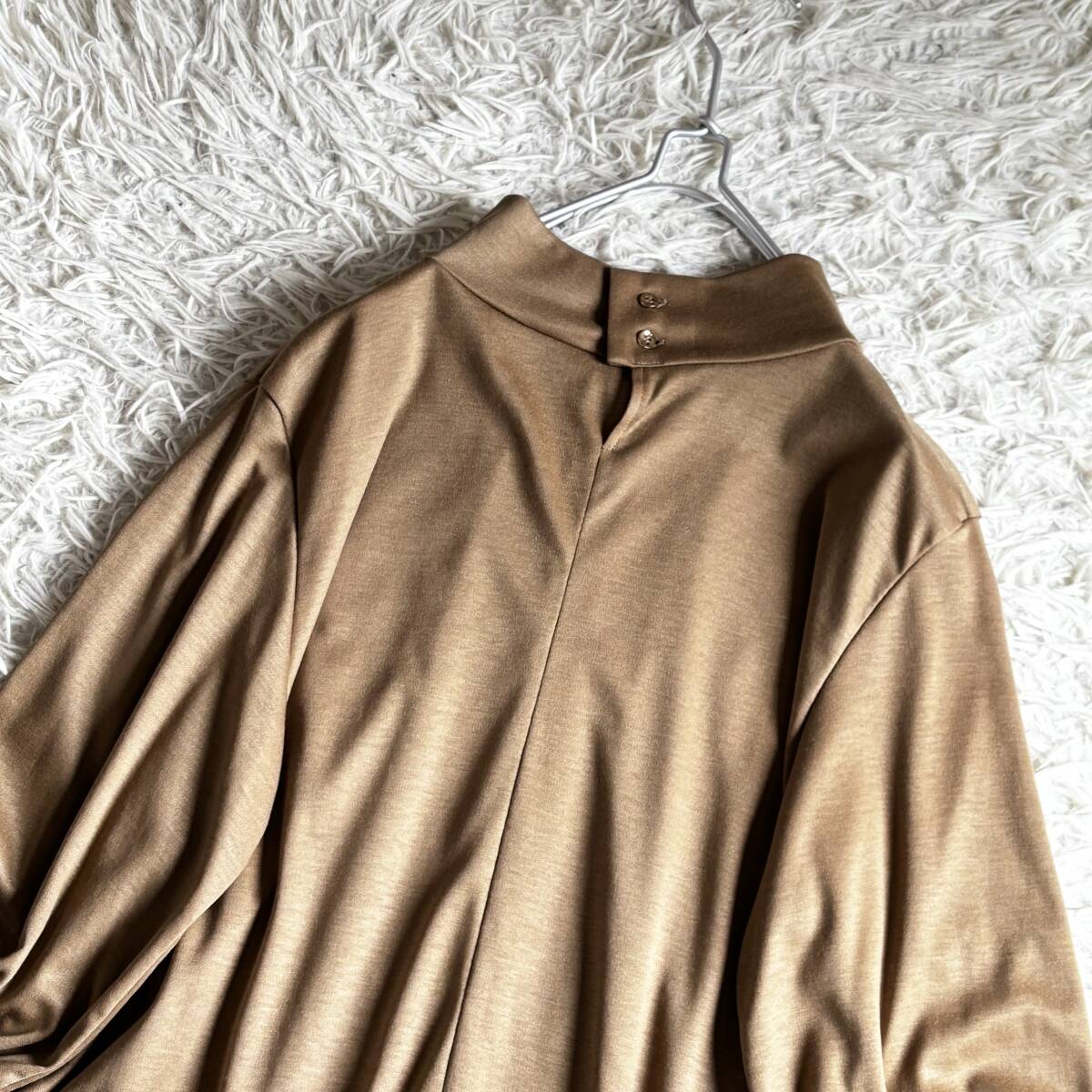 ② 極美品 日本製 グレディブリリアン アウィーエフ AuieF ハイネック ギャザー ニット地ブラウス 38_画像5