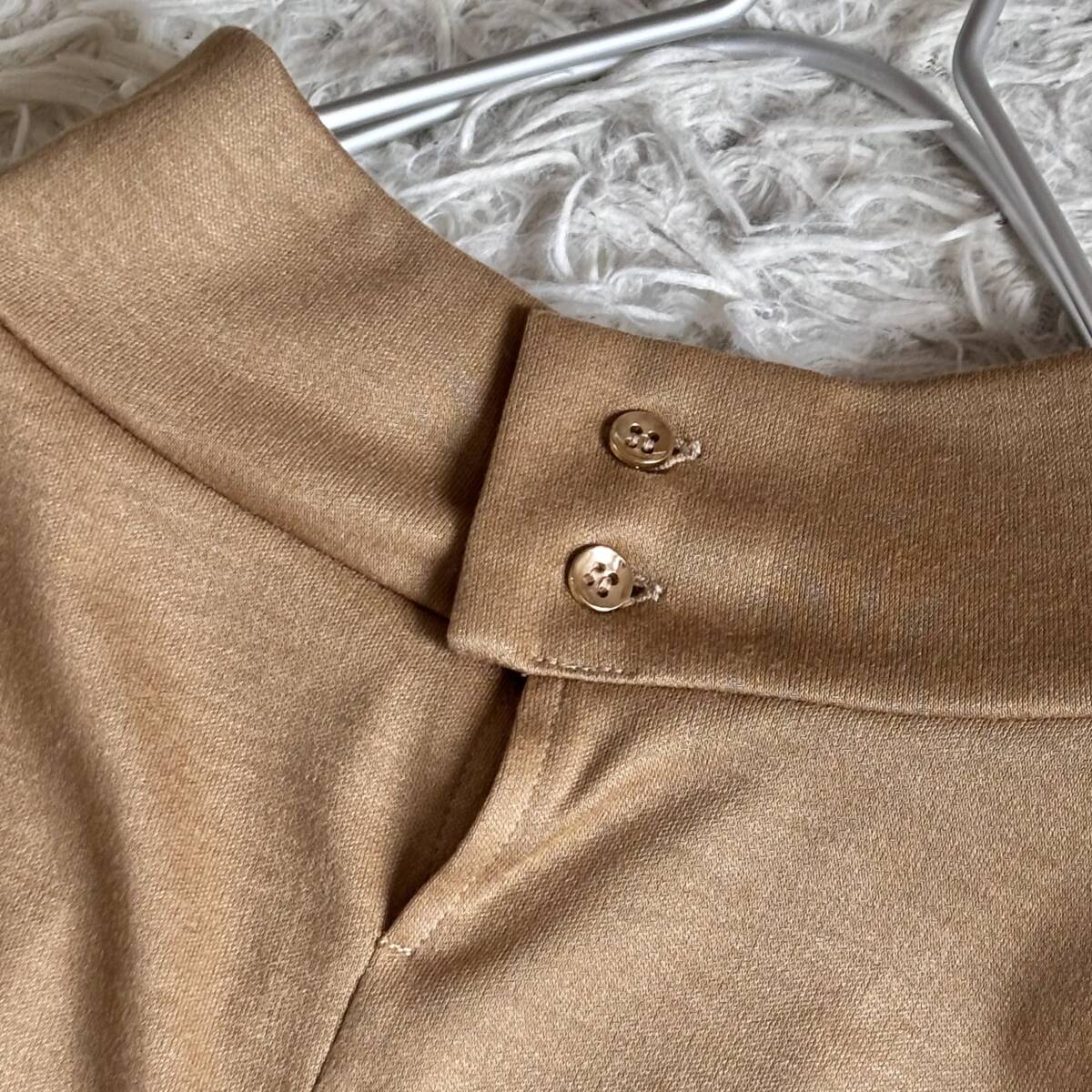 ② 極美品 日本製 グレディブリリアン アウィーエフ AuieF ハイネック ギャザー ニット地ブラウス 38_画像6