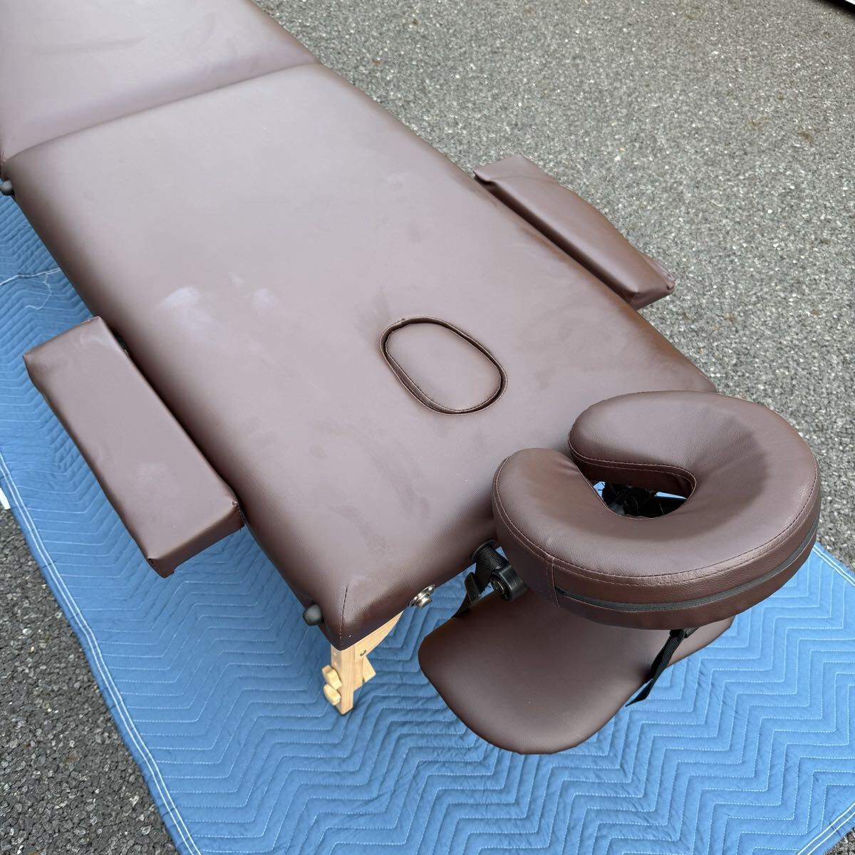 折りたたみベッド マッサージベッド ブラウン エステ 施術ベッド 折りたたみ式 折りたたみ式マッサージベッド ※引き取り歓迎_画像2